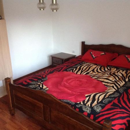 Guest House "Paradise" Tivat Buitenkant foto