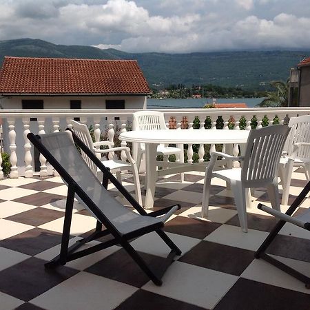 Guest House "Paradise" Tivat Buitenkant foto