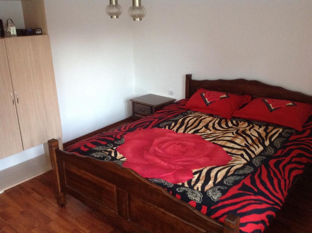 Guest House "Paradise" Tivat Buitenkant foto
